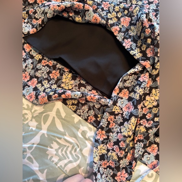 Vince Camuto Floral Tie 3/4 Sleeve Crew Neck Blouse - Picture 8 of 10